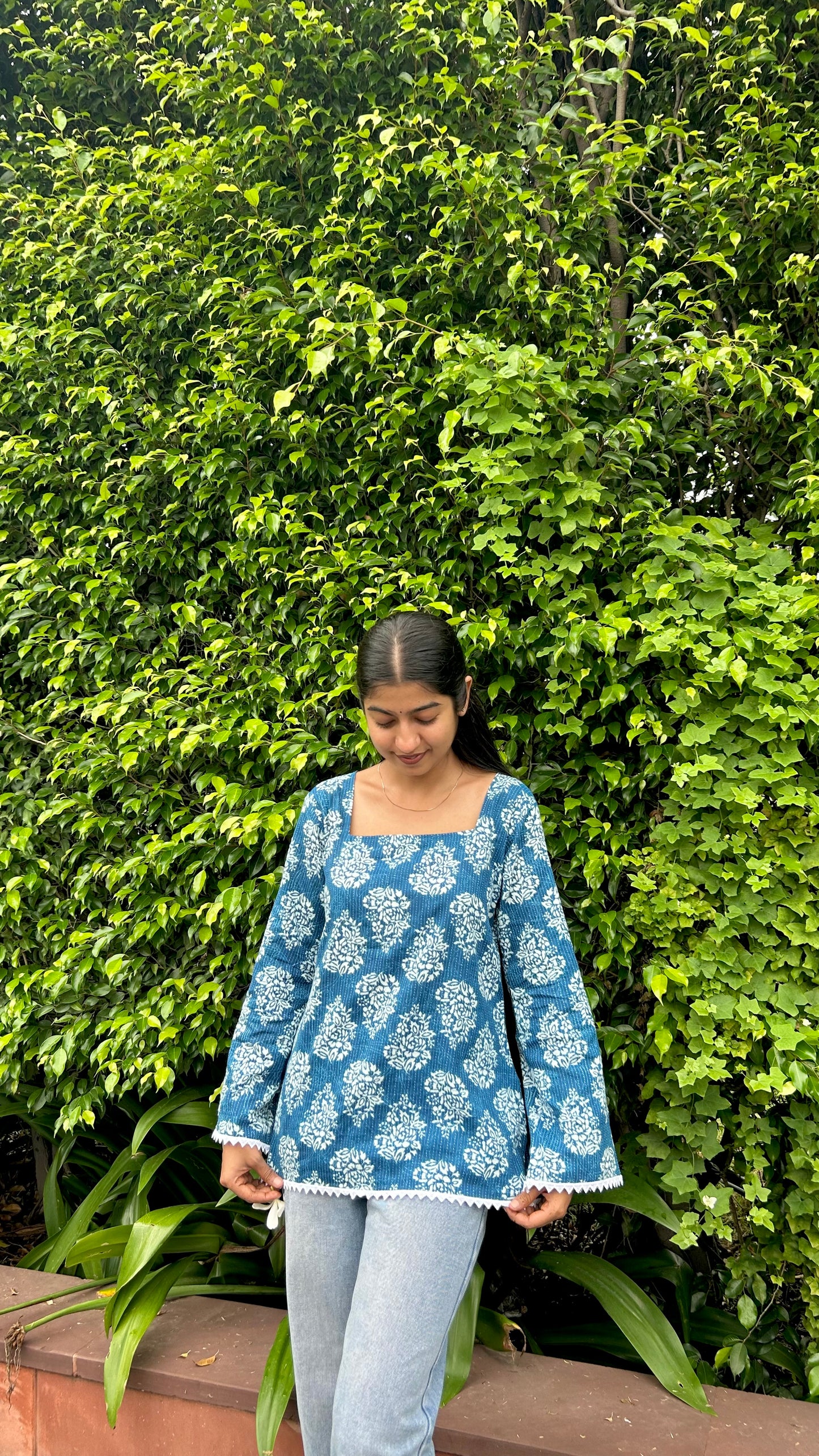 Neel Pushpkala Kurti