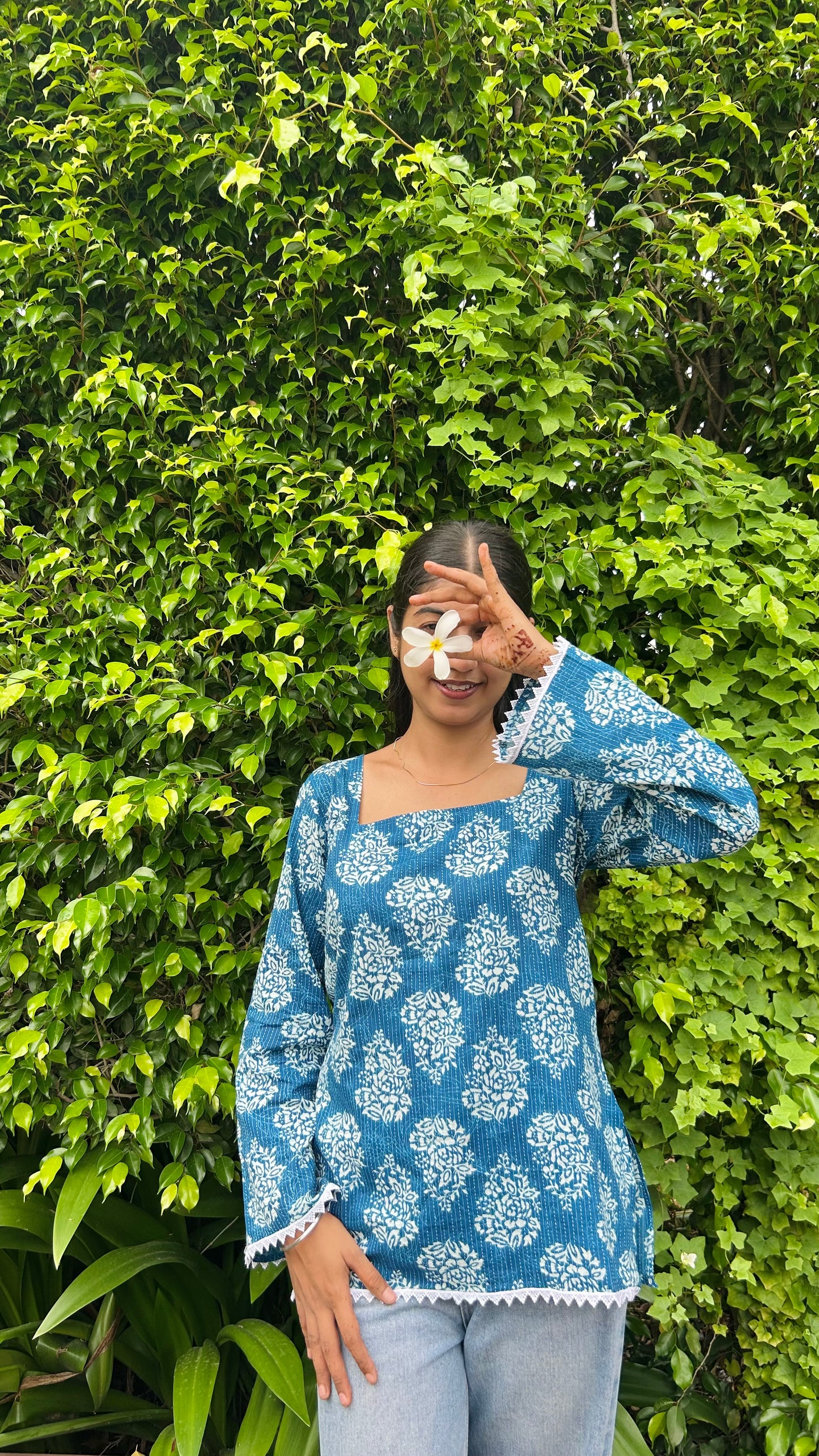 Neel Pushpkala Kurti
