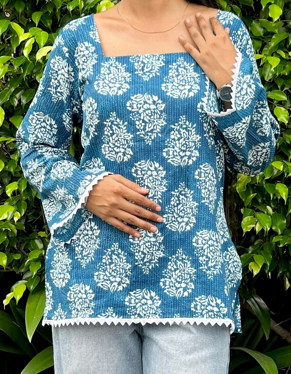 Neel Pushpkala Kurti