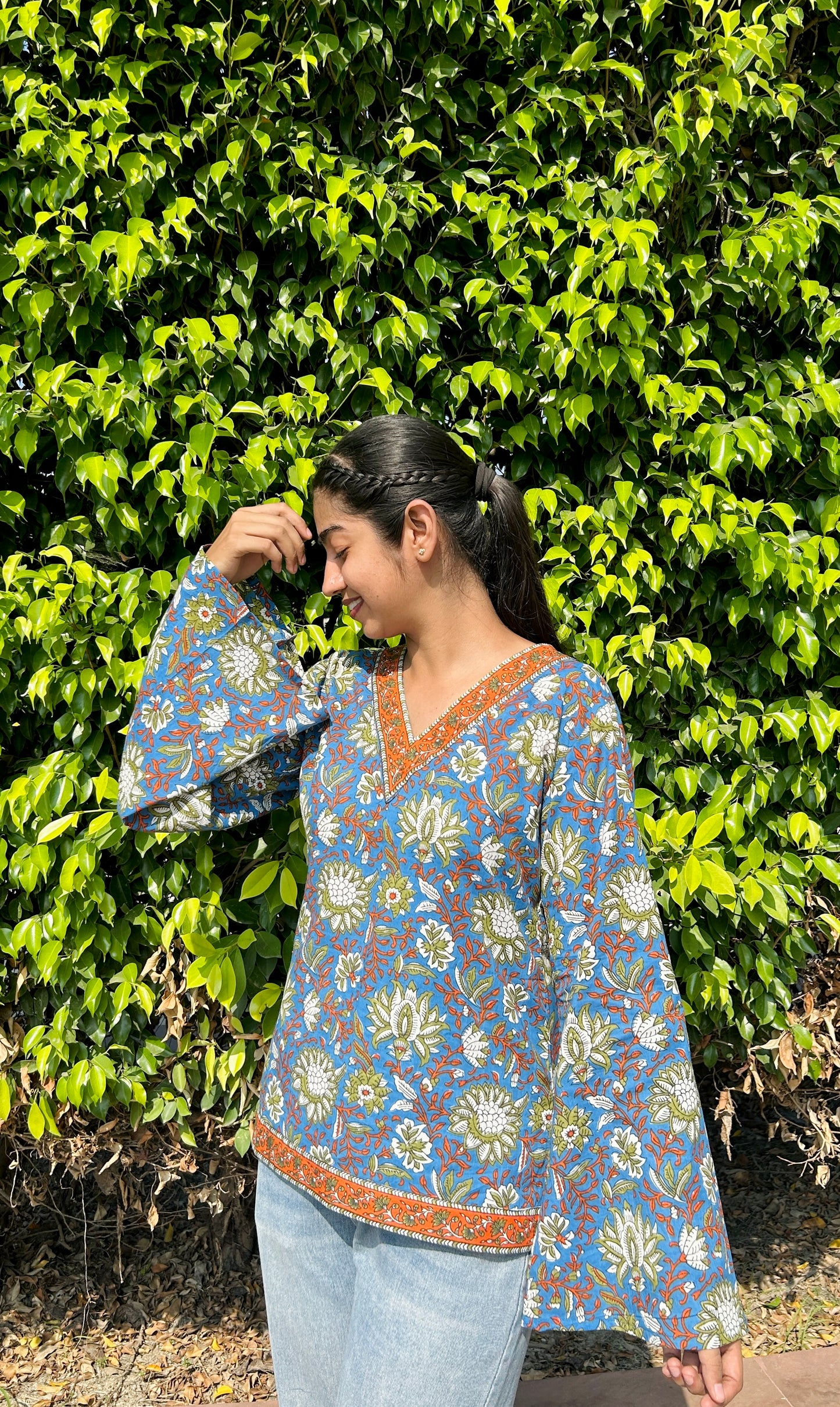 Neel-a-Kamal Kurti